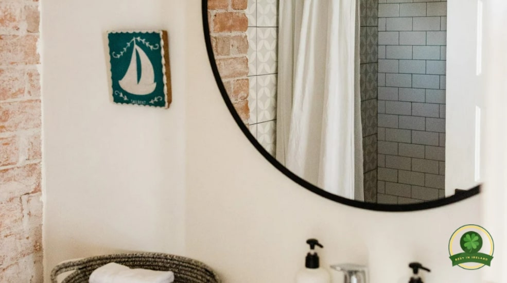 Use shaving foam to clean mirrors