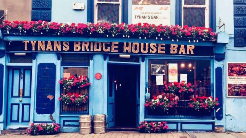 Listen to Classics at Tynan's Bridge House Bar