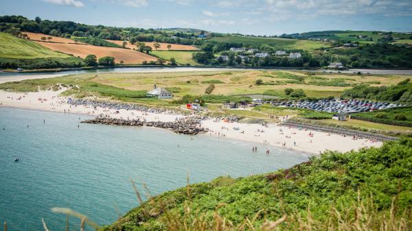 What are the best aspects of living in Cork, Ireland as a young adult