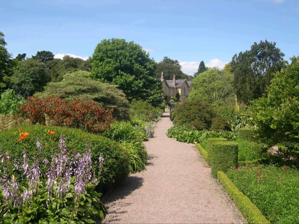 What does an Irish garden look like