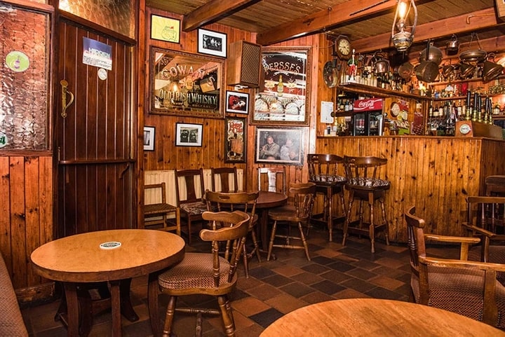 McLynn's Bar