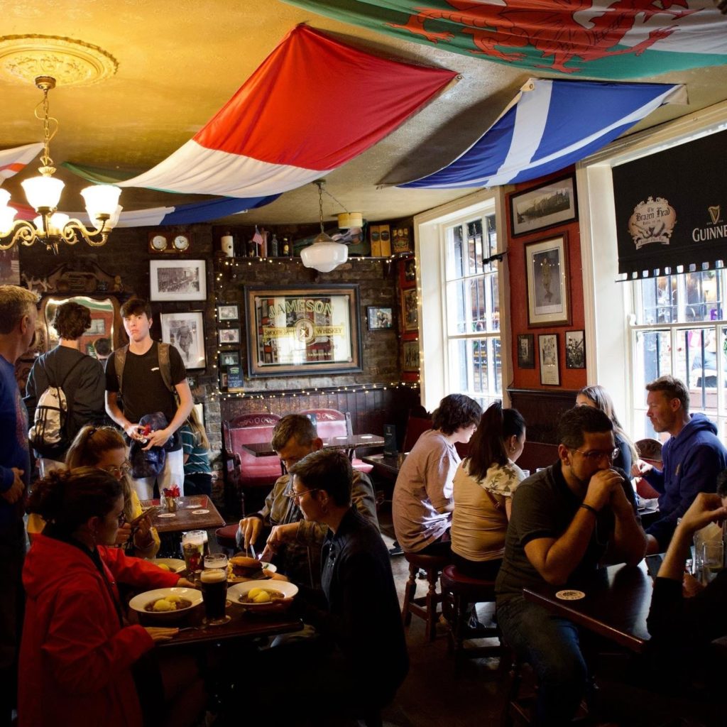 Avoid Picking Gastro Pubs Over Traditional Bars