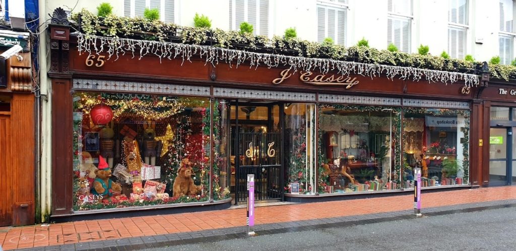 It has a high percentage of independent and family businesses