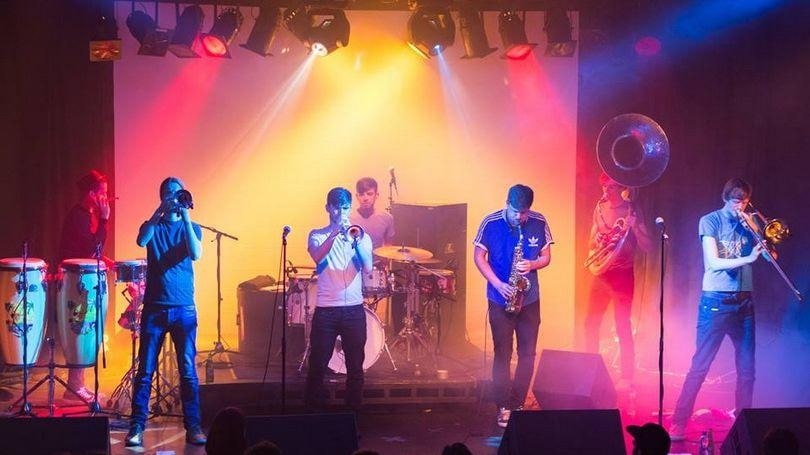 Round-off Your Evening with a Live Music at Dolan's Warehouse